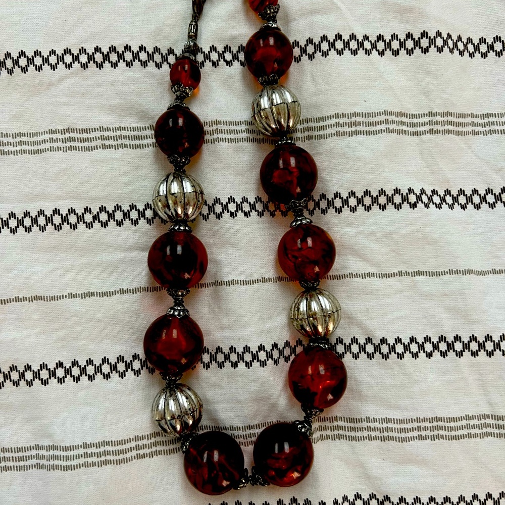 MOROCCO Vintage amber and bakelite. 14" collar. Cool OOK!